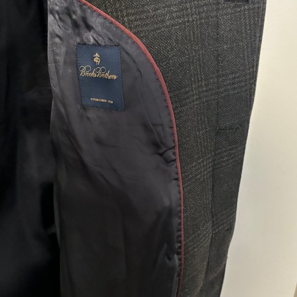 Brooks Brothers Grey Plaid Chesterfield Overcoat Topcoat, Wool, Velvet; M-L - Picture 8 of 16